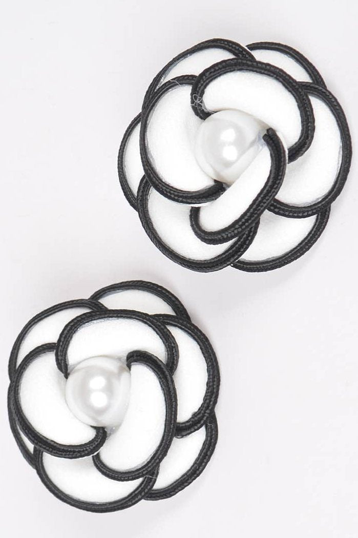 Faux Pearl Flower Stud Earring | Uniquely Claudia Boutique