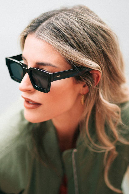 MINUE: Aretha Berry Carbon Sunglasses | Uniquely Claudia Boutique