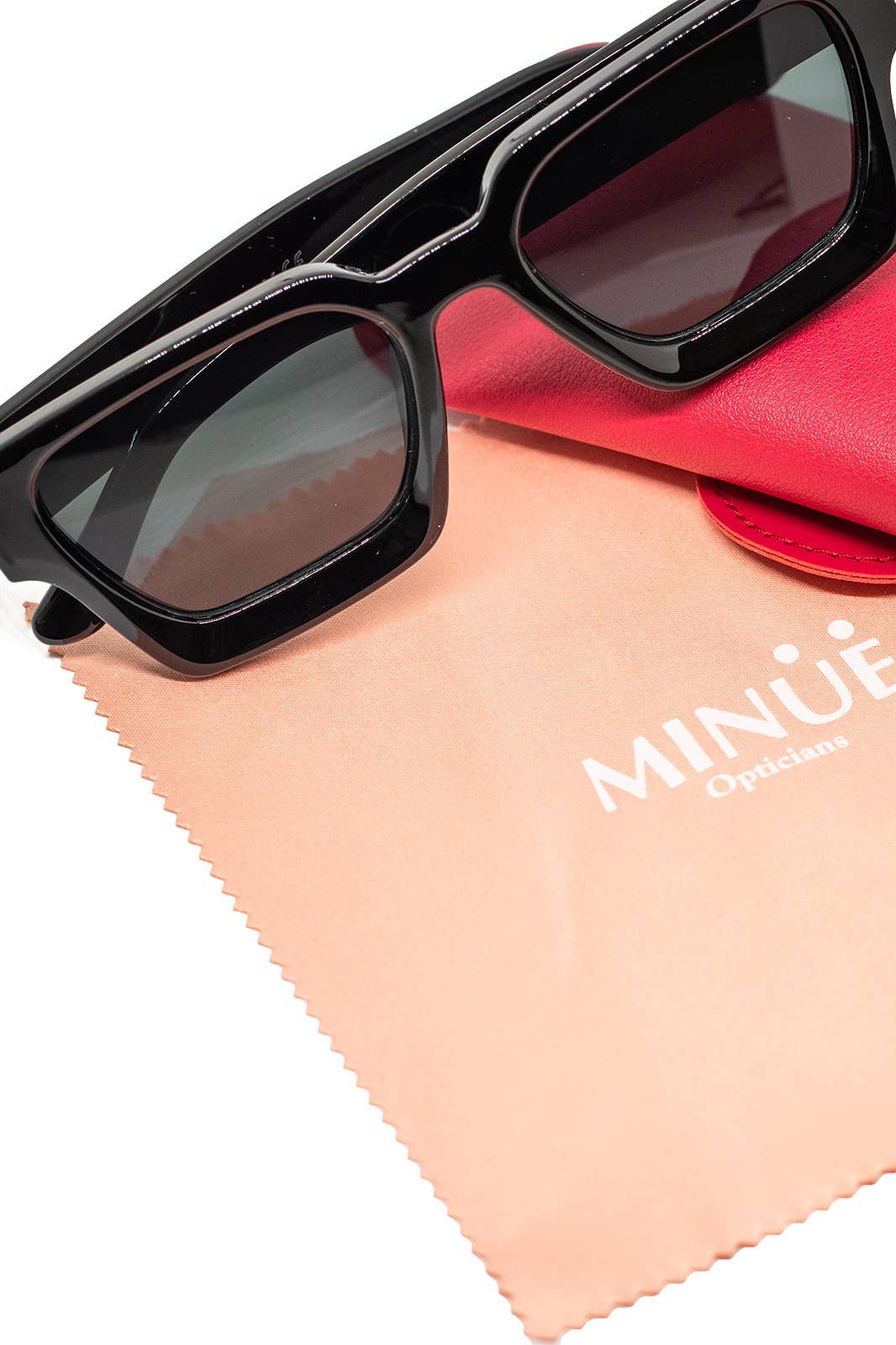 MINUE: Aretha Berry Carbon Sunglasses | Uniquely Claudia Boutique