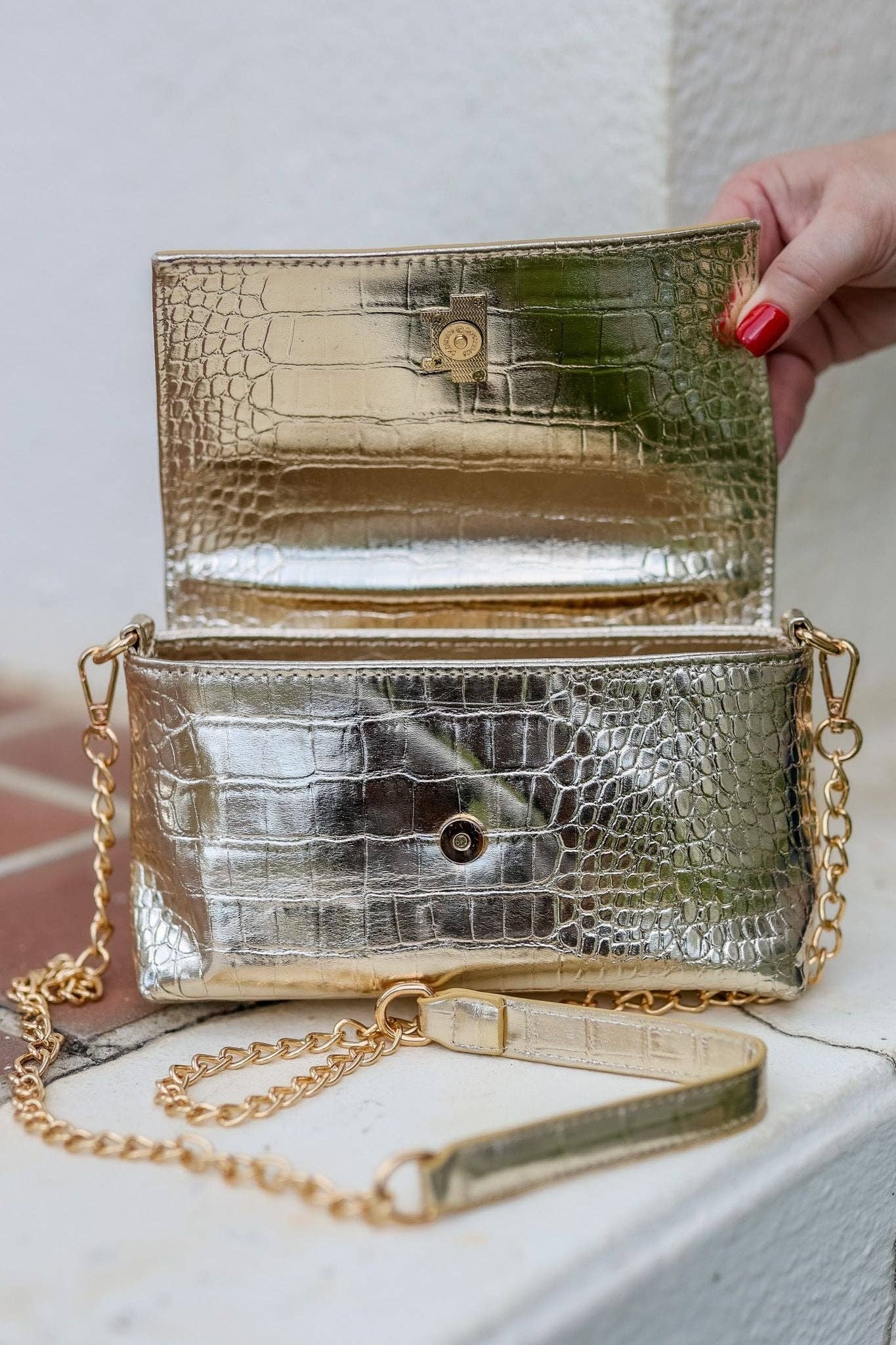 Shelby Gold Textured Crossbody | Uniquely Claudia Boutique 